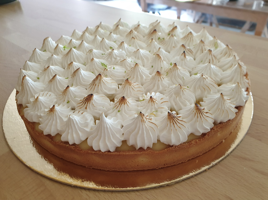 Atelier tarte gourmande sur sablé breton, insert rhubarbe, meringue italienne